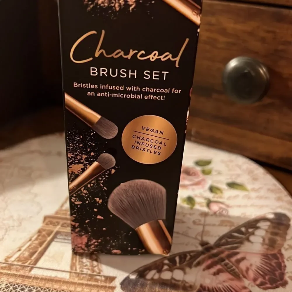 NEW! BDB Billion Dollar Beauty Charcoal Infused Brush Set of (5)